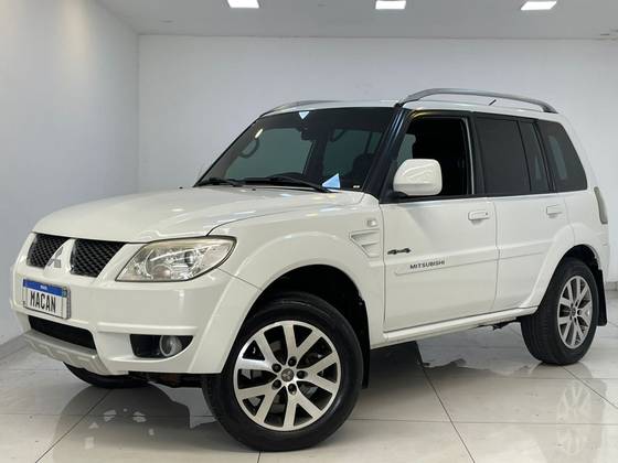 MITSUBISHI PAJERO TR4 2.0 4X4 16V 140CV FLEX 4P AUTOMÁTICO MITSUBISHI PAJERO TR4 2.0 4X4 16V 140CV FLEX 4P AUTOMÁTICO